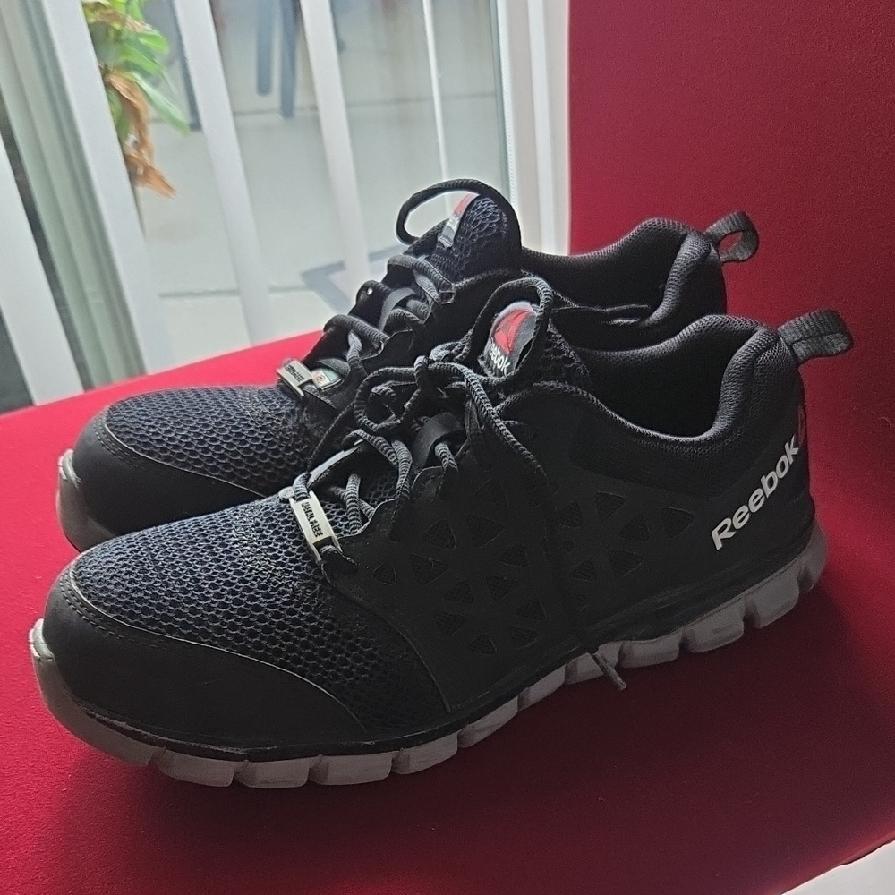 Reebok Work Sublite Soft Toe Non-Slip Athletic Safety Shoes M7.5 W9.5